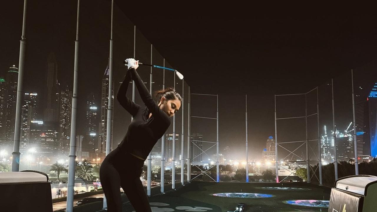 Bermain Golf di Topgolf di Emirates Golf Club, Dubai