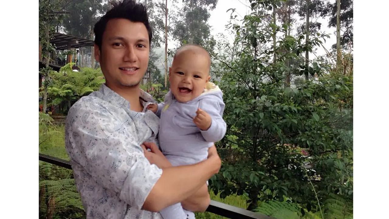 Christian Sugiono dan Anak