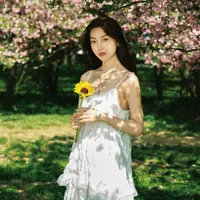 ilustrasi perempuan cantik dan manis/Photo by billow926 on Unsplash