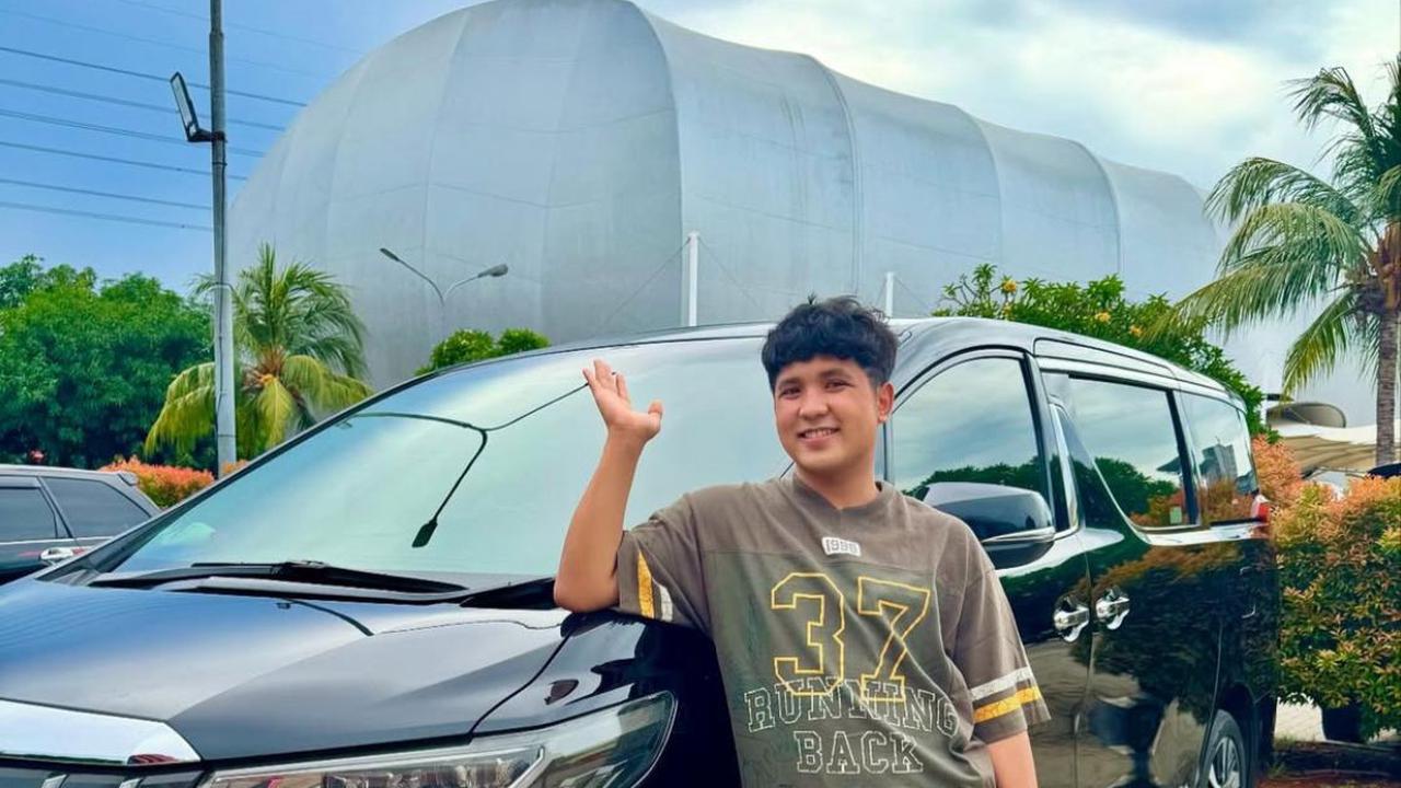 Sukses di Indonesia, Jirayut Hadiahi Dirinya Mobil Baru Hasil Kerja Keras