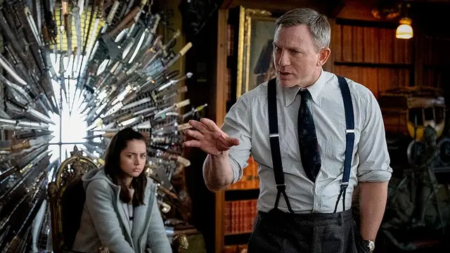 Knives Out (2019)