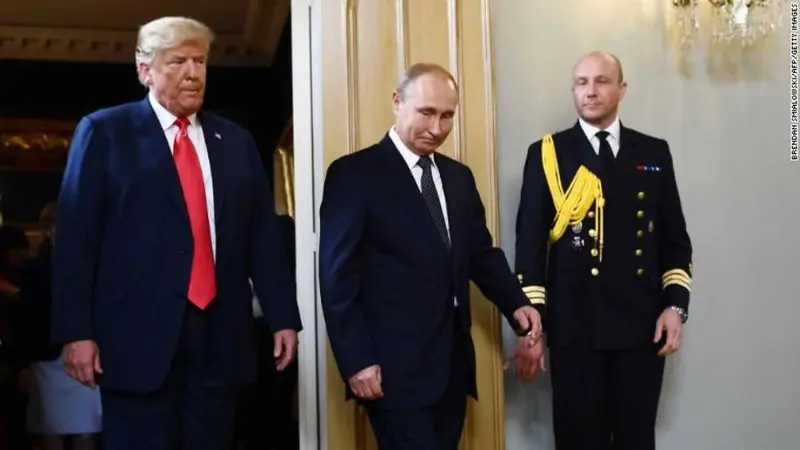 Pertemuan Presiden Amerika Serikat Donald Trump dan Presiden Rusia Vladimir Putin di Helsinki, Finlandia (16/7) (Brendan Smalowski / AP PHOTO via CNN)