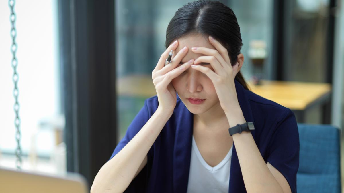 Fenomena Job Hugger ketika Memilih Bertahan di Kantor Meski Sudah Tidak Betah