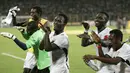 Gelandang Ghana, Michael Essien, merayakan kemenangan atas Pantai Gading pada laga Piala Afrika 2008. Kemudian pada tahun 2008, giliran gelar pemain terbaik Ghana yang berhasil diraih oleh pemain anyar Persib Bandung ini. (AFP/Gianlugi Guercia).