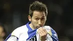 Selebrasi striker Espanyol, Raul Tamudo setelah mencetak gol kedua dalam pertandingan La Liga antara Espanyol vs Villarreal at Stadion Olimpic, Barcelona, 05 Januari 2007. AFP PHOTO/JOSEP LAGO