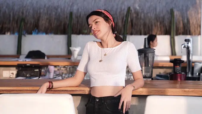 Gaya Kasual Susan Sameh, Simpel dan Cantik