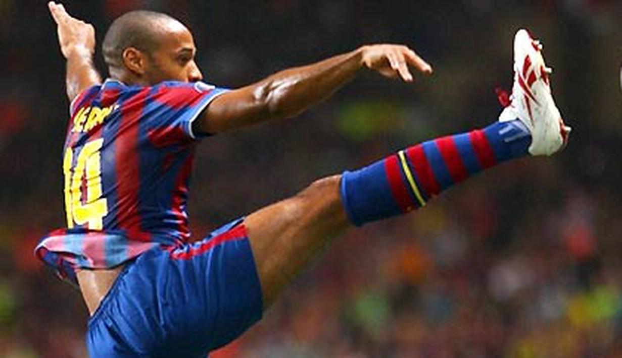 Aksi striker Thierry Henry pada laga Piala Super Eropa antara Barcelona vs Shakhtar Donetsk pada 28 Agustus 2009 di Stade Louis II, Monaco, Prancis. AFP PHOTO/STEPHANE DANNA