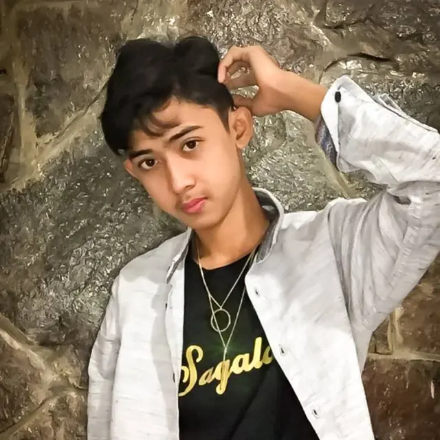 6 Potret Syuraci Handika, Remaja yang Disebut Mirip Arya Saloka