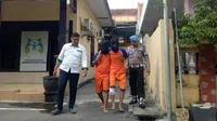 Aksi Pasangan Sesama Jenis di Jombang. (Liputan6.com/ Dian Kurniawan)