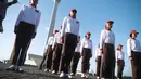 Sebanyak 78 anggota paskibraka dari sekolah menengah tingkat atas (SMA) sederajat se-DKI melakukan latihan di Monas (Liputan6.com/Faizal Fanani)