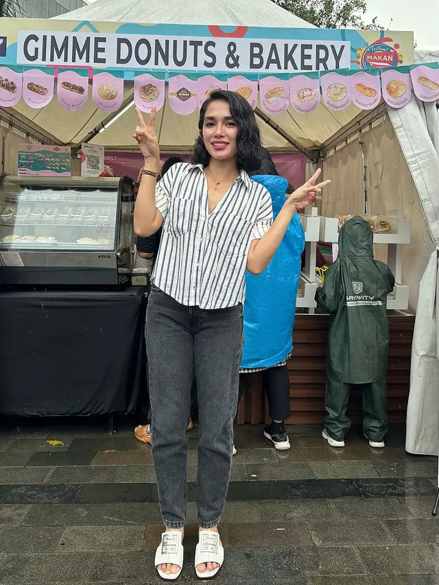 [Fimela] Ussy Sulistiawaty