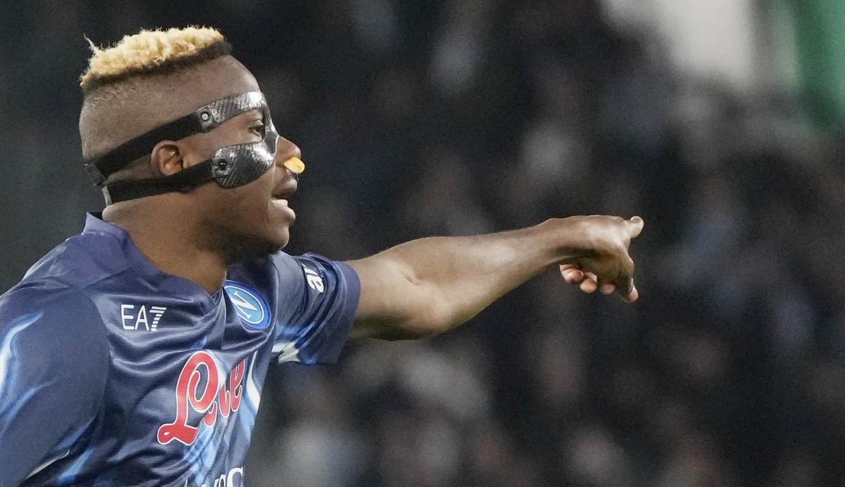 Laga Grande partita atau big match yang berlangsung di Stadion Olimpico dimenangkan oleh tim tamu dengan skor 2-1. (AP/Gregorio Borgia)