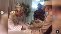 Pernikahan bermahar bakso goreng di Banyumas. (dok. Instagram @danusofwan/https://www.instagram.com/p/CPlC9OwplRS/Dinny Mutiah)
