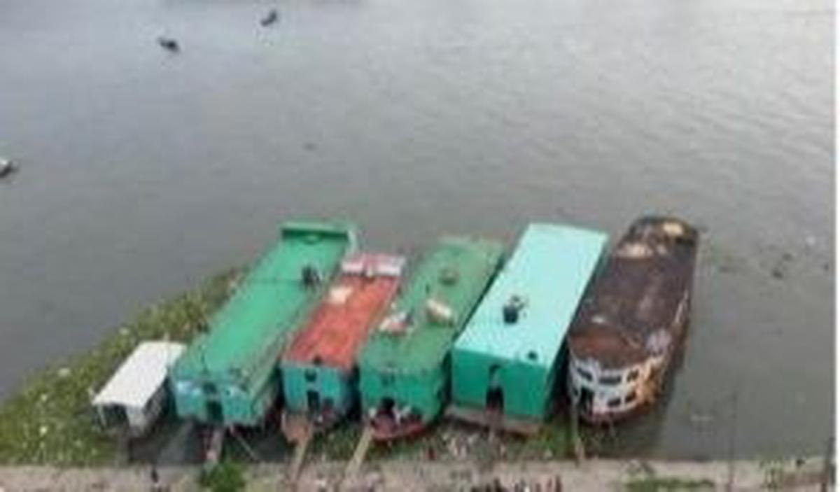 Kamar Hotel dari Perahu