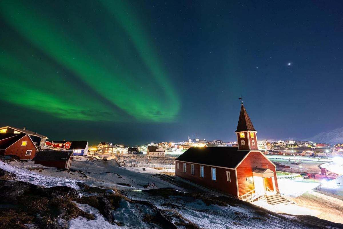 FOTO: Keindahan Menakjubkan Aurora Borealis di Langit Greenland