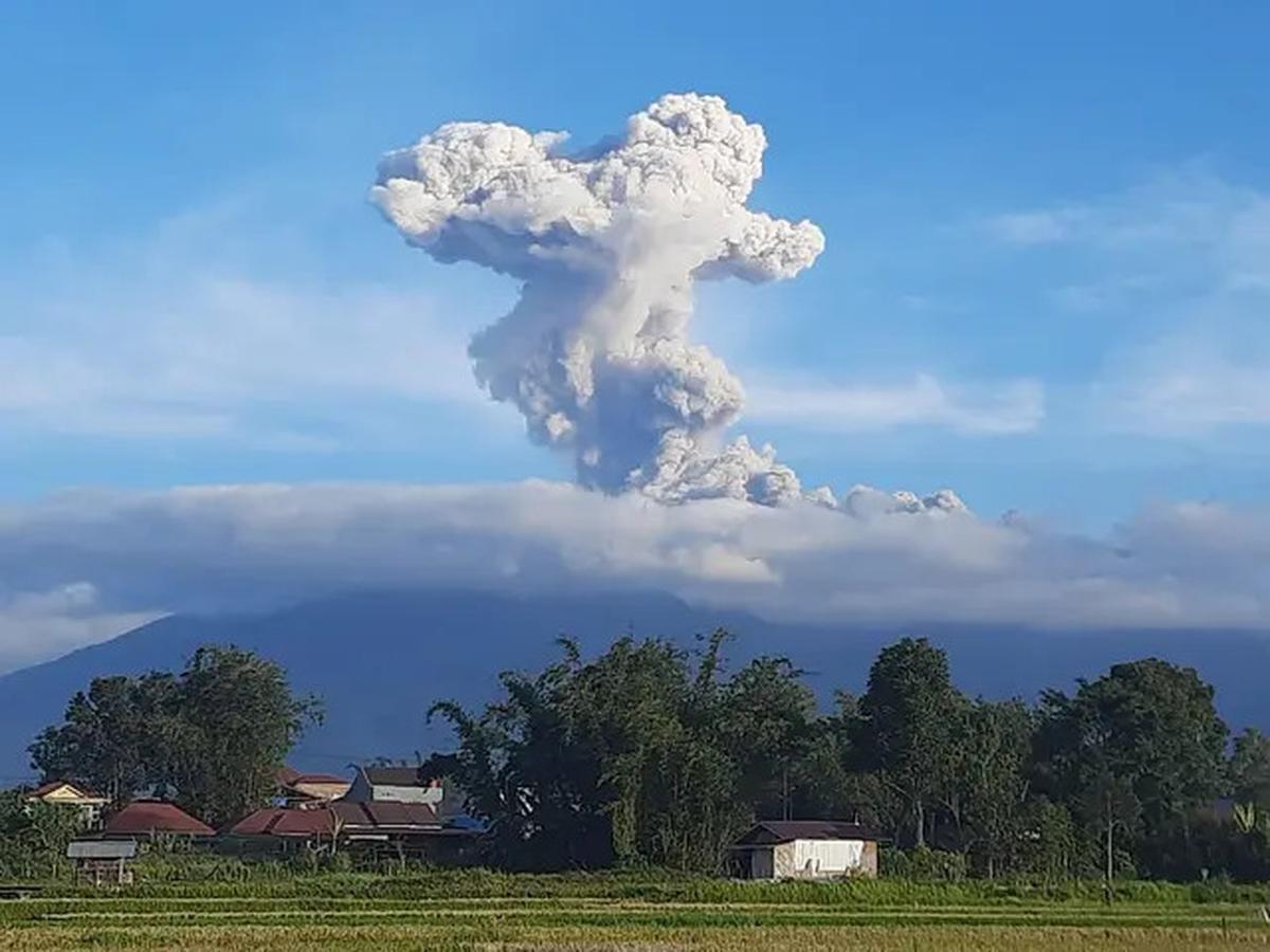 Gunung Marapi Kembali Meletus, Langit Ditutupi Abu Vulkanik