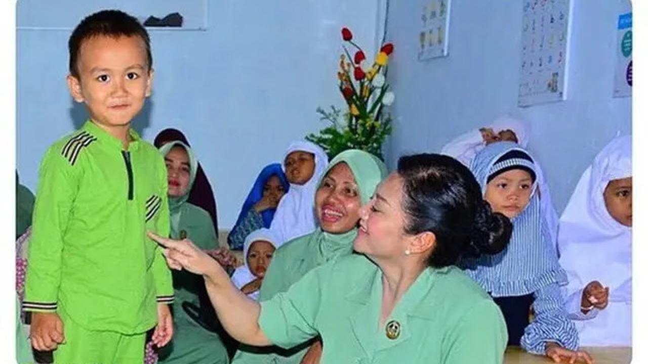 6 Potret Lawas Bella Saphira saat Pakai Seragam Ibu Persit, Elegan dan Berwibawa