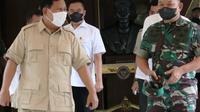 Menteri Pertahanan Prabowo Subianto bercerita kisah perkenalannya dengan Kepala Staf Angkatan Darat (KSAD) Jenderal Dudung Abdurachman.