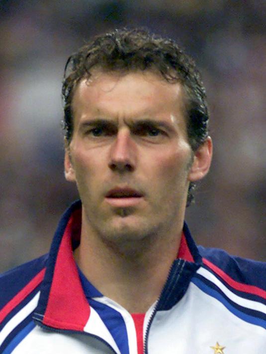1. Laurent Blanc - Menjadi pemain penting bagi klub yang pernah ia bela macam Barcelona dan Manchester United. Namun belum satupun yang mampu membawa pemain timnas Prancis tersebut menjuarai gelar Liga Champions. (AFP/Olivier Morin)