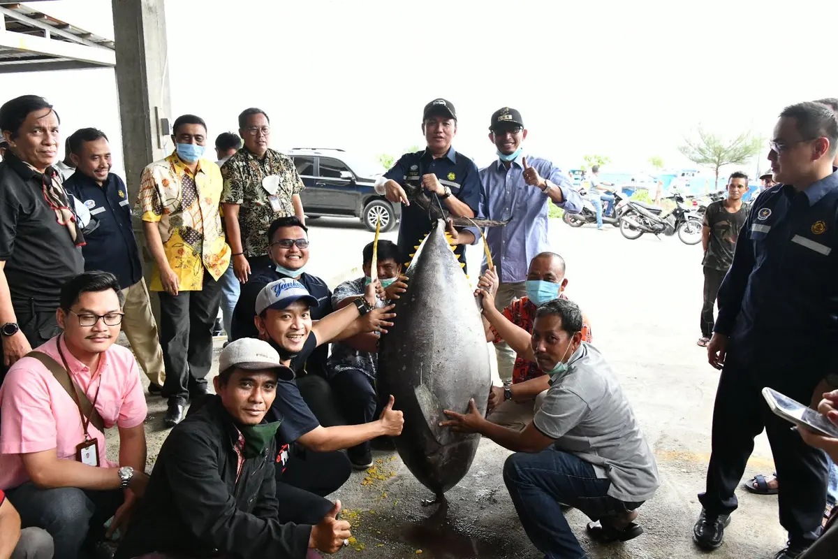Bantu Tingkatkan Produktivitas, BPH Migas Naikkan Kuota Solar Nelayan Aceh Selatan