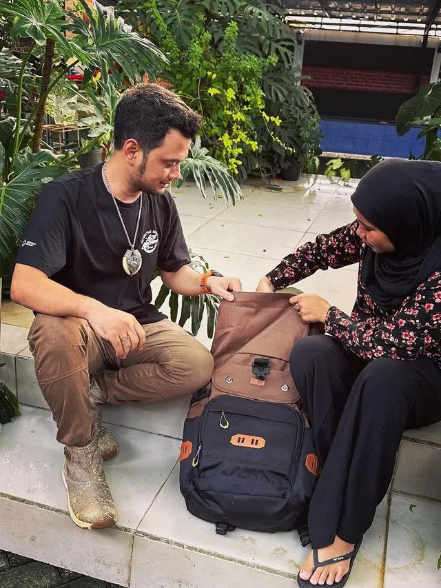 6 Potret Panji Petualang dan Istri yang Jarang Tersorot, Selalu Setia Menemani