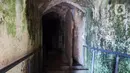 Terowongan bawah tanah di bawah menara dekat The Great Hall yang gelap dan penuh lumut. (Liputan6.com/Elin Kristanti)