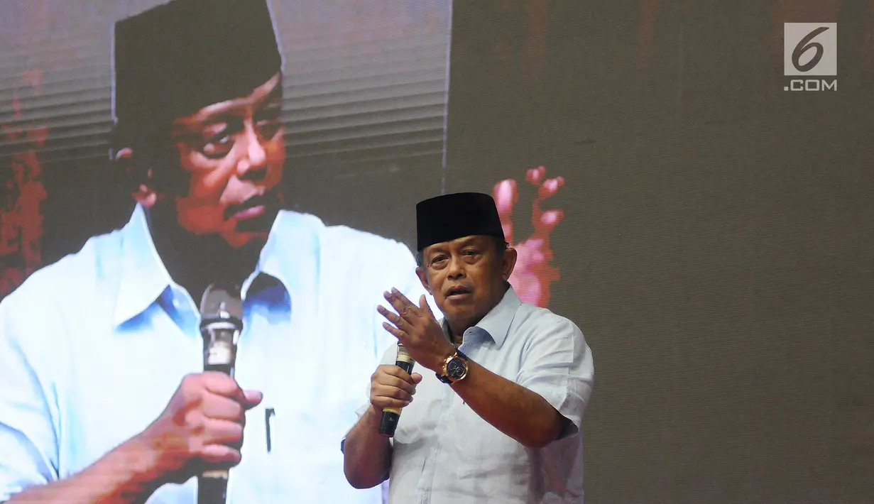 Ketua BPN Prabowo Subianto-Sandiaga Uno, Djoko Santoso saat memberikan pidato pada acara Syukuran dan Munajat Kemenangan Prabowo-Sandi di Padepokan Pencak Silat TMII, Rabu (24/4). (Liputan6.com/Herman Zakharia)