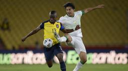 Enner Valencia merupakan pemain dengan caps terbanyak di Timnas Ekuador. Striker 32 tahun itu tercatat telah mengantongi 74 caps. Ia pernah merasakan kompetisi di Liga Inggris bersama West Ham United dan Everton. Kini, Valencia tengah membela klub Turki, Fenerbahce. Ia telah mencatat 39 gol dan 14 assists dari 87 penampilannya. (AFP/Rodrigo Buendia)