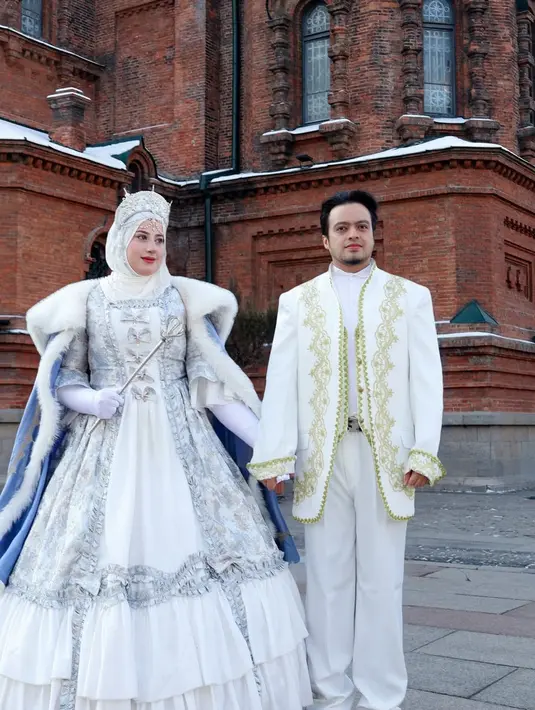 Tasyi Athasyia dan Syech Zaki rayakan anniversary 11 tahun tampilan ala pasangan kerajaan di China [@tasyiiathasyia]