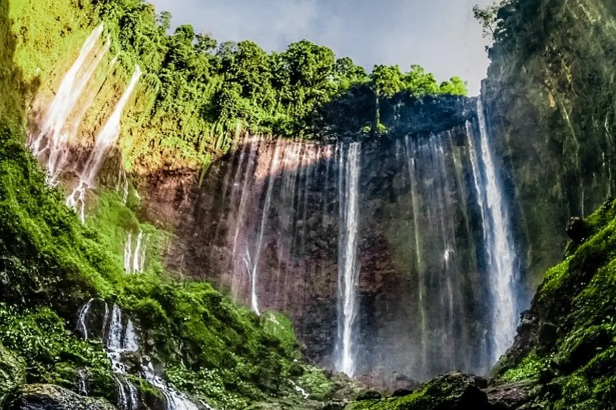 Air terjun Tumpak Sewu Lumajang. (Istimewa)