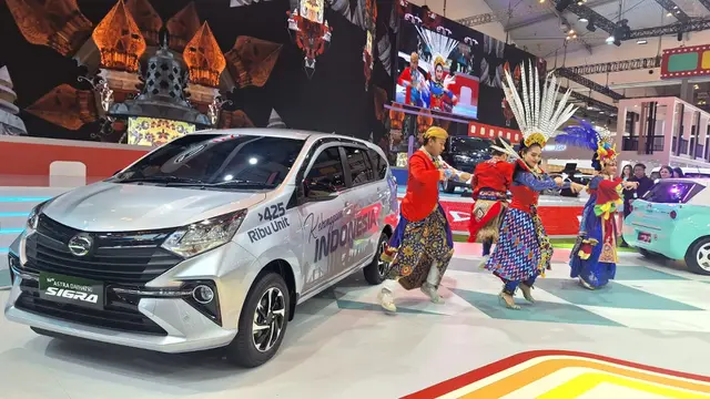 Berikan Penyegaran, Daihatsu Sigra Dapat Ubahan Kosmetik di GIIAS 2025 (Arief A/Liputan6.com)