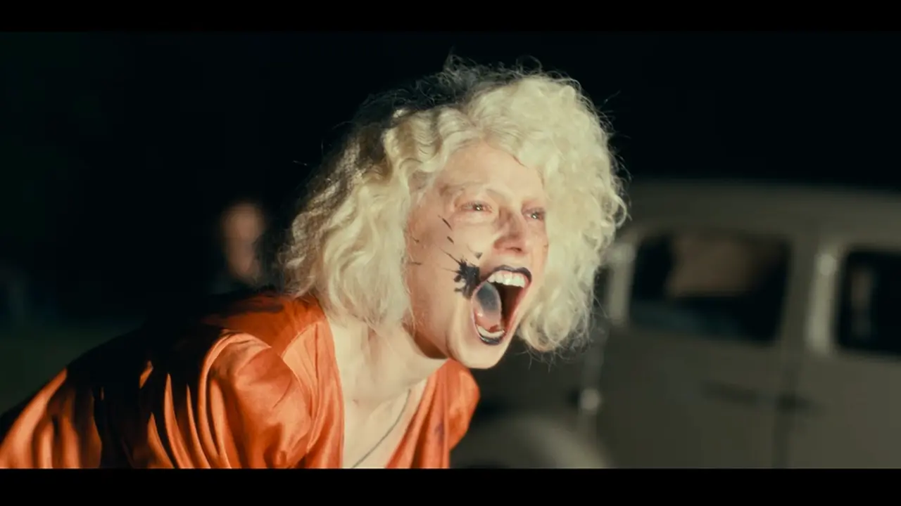 Film The Bride. (YouTube/ Warner Bros)