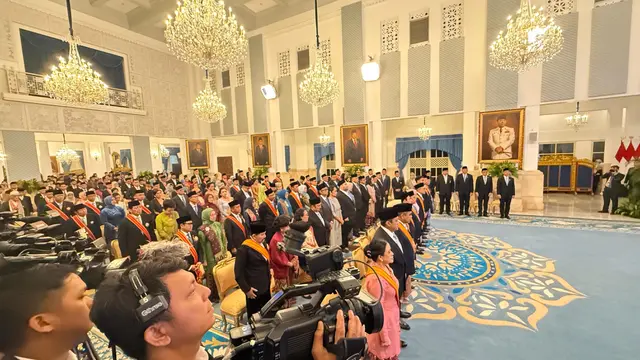 Prabowo Beri Tanda Kehormatan ke Puan, Dasco, Seskab Teddy, Haji Isam dan ratusan tokoh lainnya
