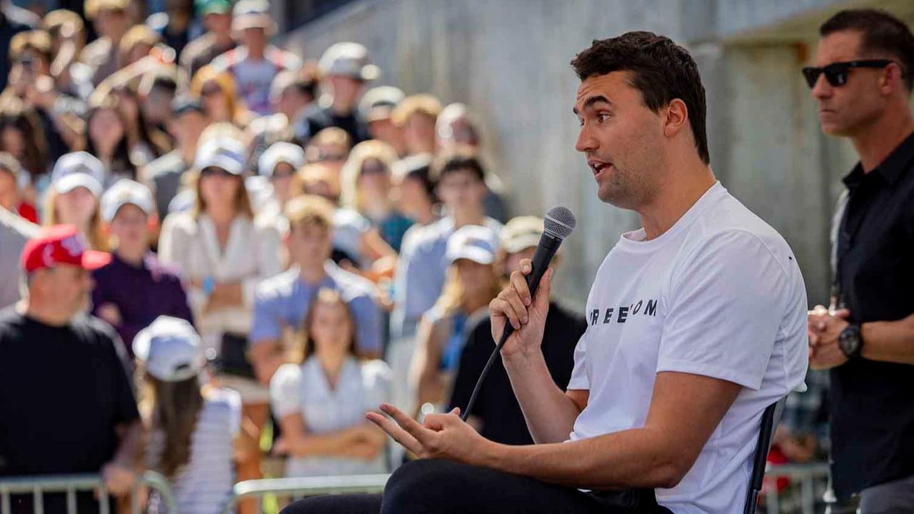 FOTO: Politisi Muda AS Charlie Kirk Tewas Ditembak saat Berpidato di Utah Valley University