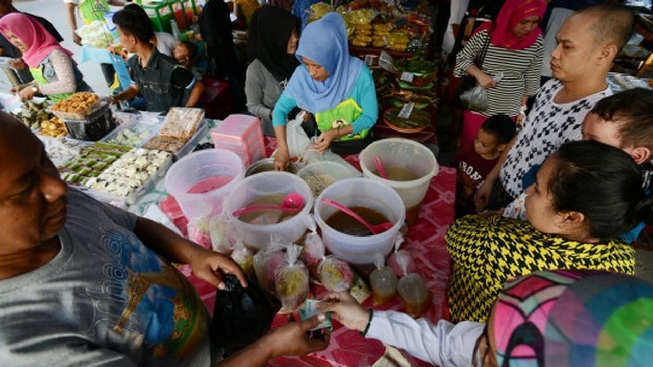 Berburu kuliner Ramadan di pasar takjil Benhil