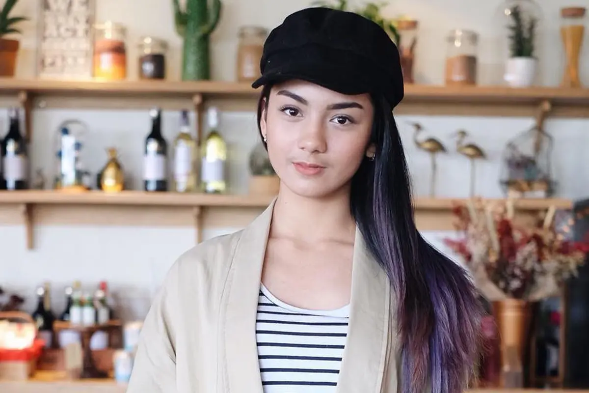 [Bintang] Model Rambut Highlight Ersya Aurelia Ini Cocok untuk Remaja Milenials