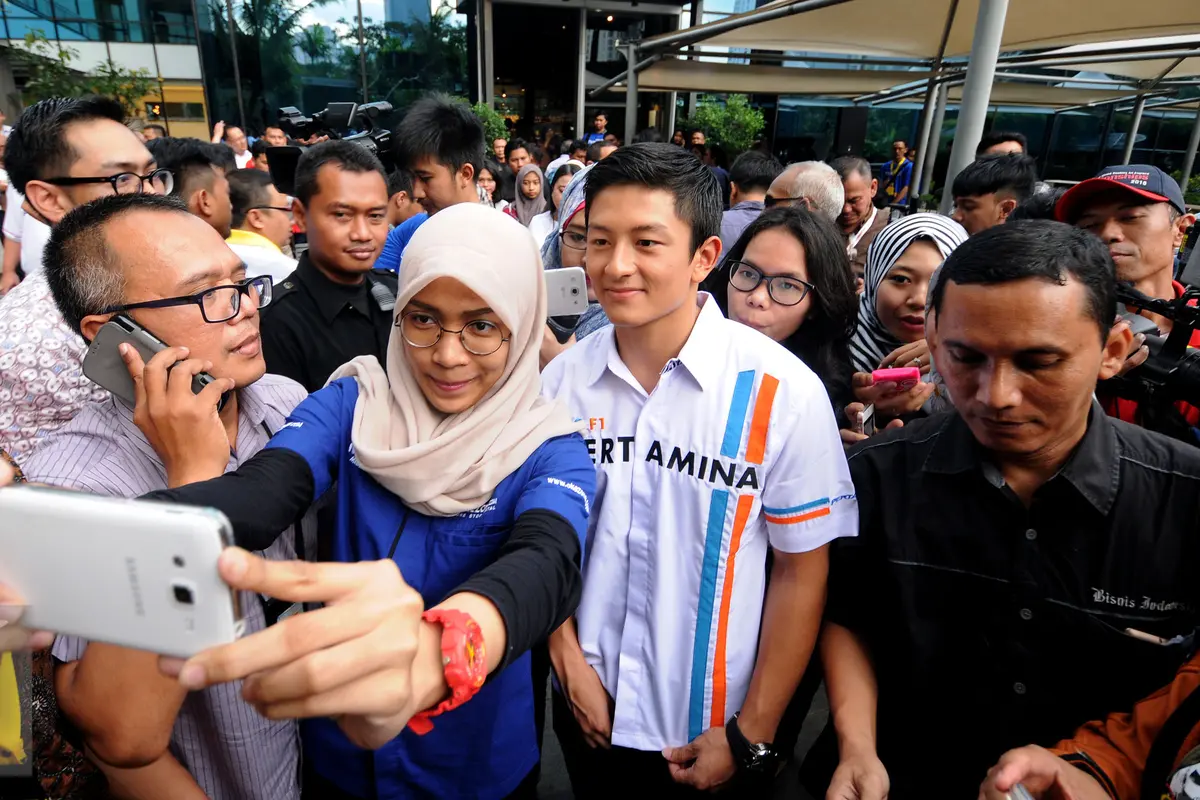 20160407- Rio Haryanto Bikin Heboh Kota Kasablanka-Jakarta- Helmi Fithriansyah