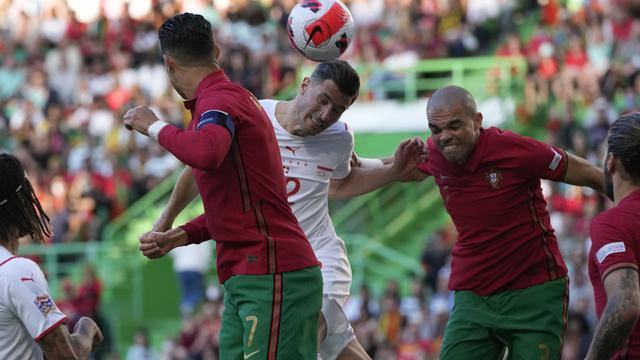 Ronaldo Dua Gol, Portugal Lumat Swiss