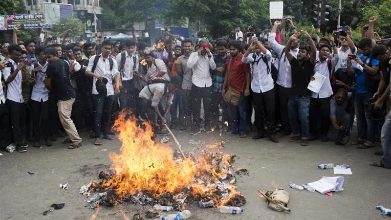 Aksi unjuk rasa para pelajar Bangladesh selama lima hari, menuntut keselamatan berlalu lintas di negara itu (AP/AM Ahad)