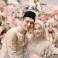 Pasangan Ria Ricis dan Teuku Ryan baru-baru ini menggelar acara pengajian 4 bulan kehamilan pada Rabu (30/3/2022). (Instagram/okisetianadewi).