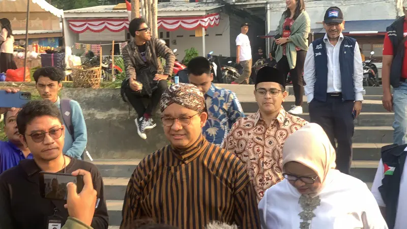 Anies Baswedan memberikan sambutan dalam upacara Hari Ulang Tahun atau HUT ke-78 Kemerdekaan RI yang diadakan di Waduk Lebak Bulus, Jakarta Selatan, Kamis (17/8/2023).