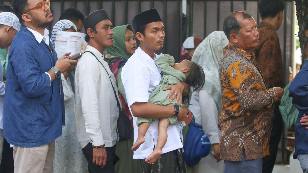 Antusiasme Ribuan Orang Hadiri Open House Prabowo di Istana