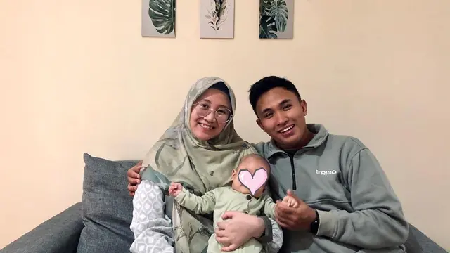 6 Potret Fathur Mantan Ketua BEM UGM dan Keluarga Kecilnya, Sudah Dikaruniai Anak