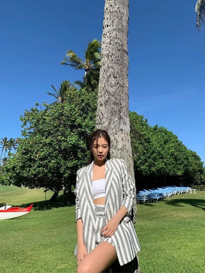 Jennie/Instagram @jennierubyjane