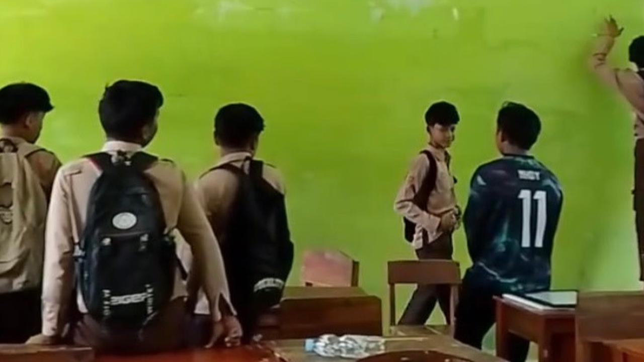 Viral, Guru MTS di Tanggamus Tendang Kepala Murid