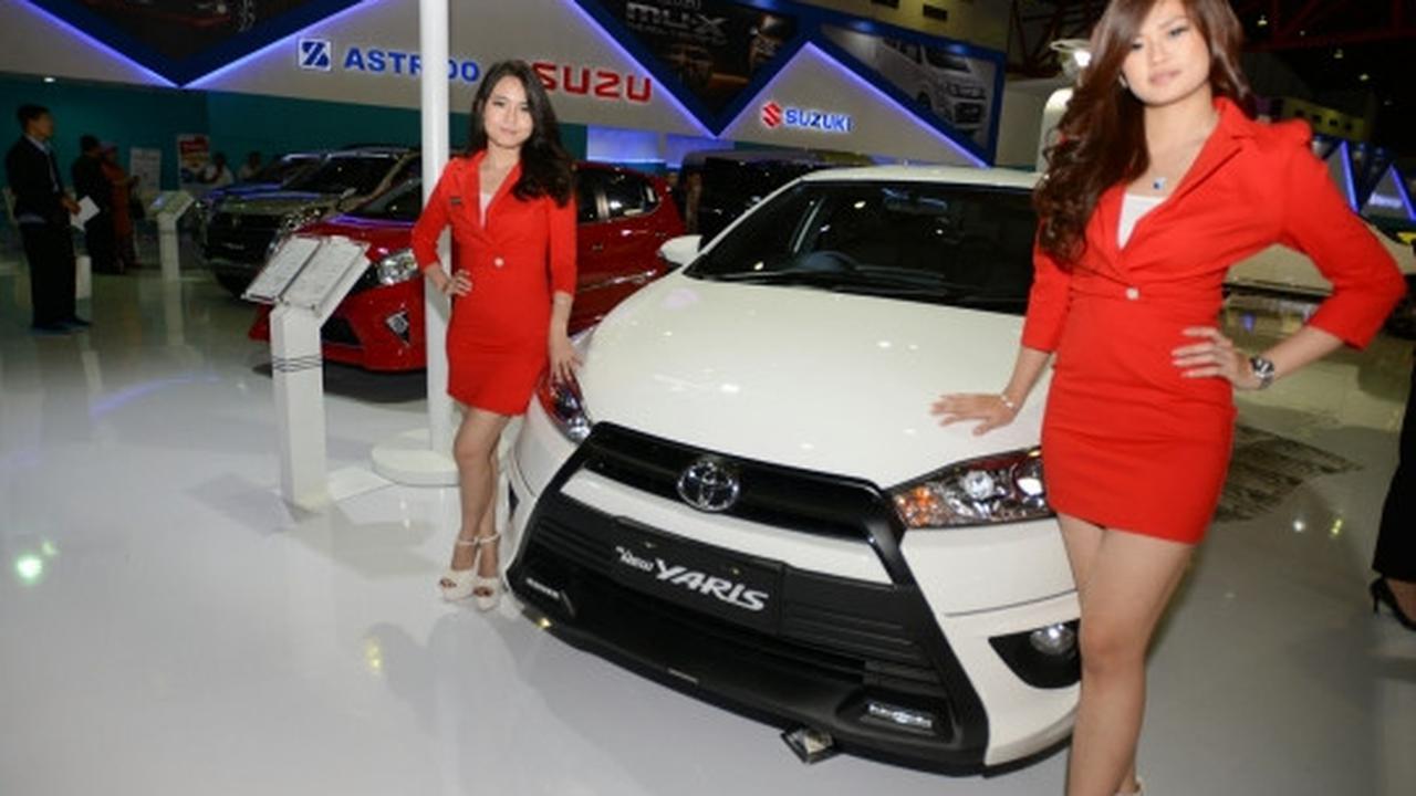Gadis-gadis cantik hiasi IIMS 2015