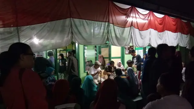 Suasana di Koramil Sukaraja memberikan terapi stroke kepada masyarakat.  (Dokpri)