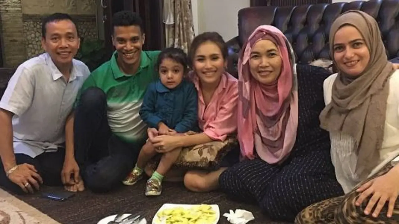 [Bintang] Ayu Ting Ting