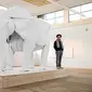 Sipho Mabonna, seniman asal Swiss membuat seni origami berbentuk gajah dari selembar kertas. (Foto: Odditycentral.com)