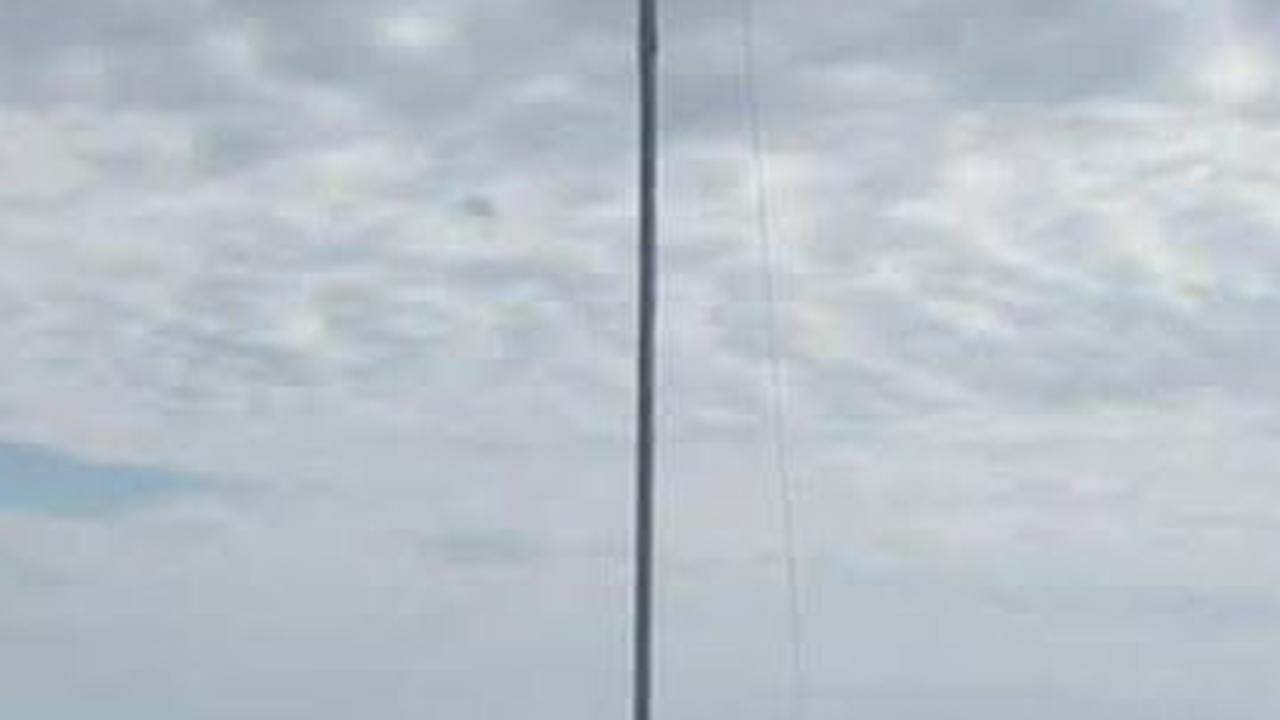 Viral Panjat Tiang Bendera
